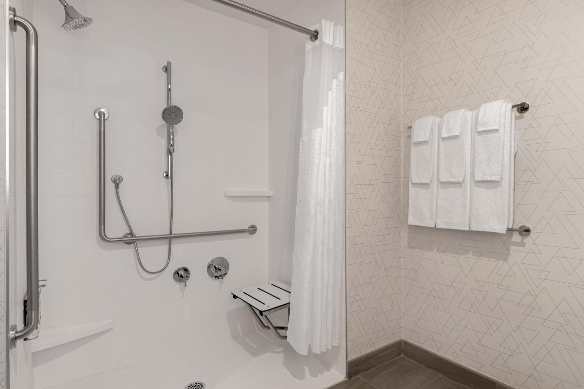 Holiday Inn Express & Suites St Thomas Saint Thomas Ngoại thất bức ảnh